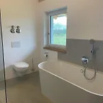 Gruene Gams - Neubau Designwohnung Mit 2 Balkonen Breitbrunn am Chiemsee
