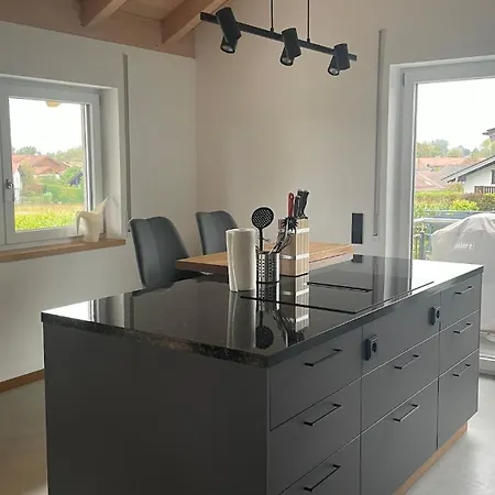 Gruene Gams - Neubau Designwohnung Mit 2 Balkonen *