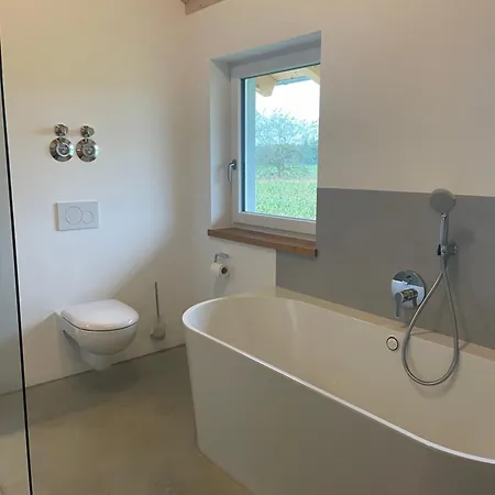 Gruene Gams - Neubau Designwohnung Mit 2 Balkonen 브라이트브룬 암 힘제