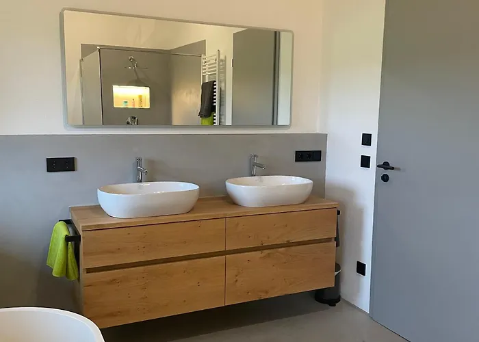 Gruene Gams - Neubau Designwohnung Mit 2 Balkonen Daire