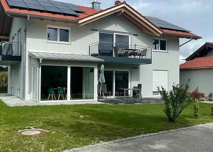 Gruene Gams - Neubau Designwohnung Mit 2 Balkonen *