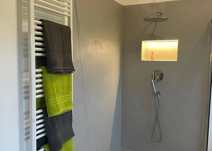 Gruene Gams - Neubau Designwohnung Mit 2 Balkonen Daire